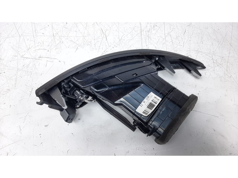 Recambio de rejilla aireadora para ssangyong korando 2.2 td cat referencia OEM IAM 6961M34400  