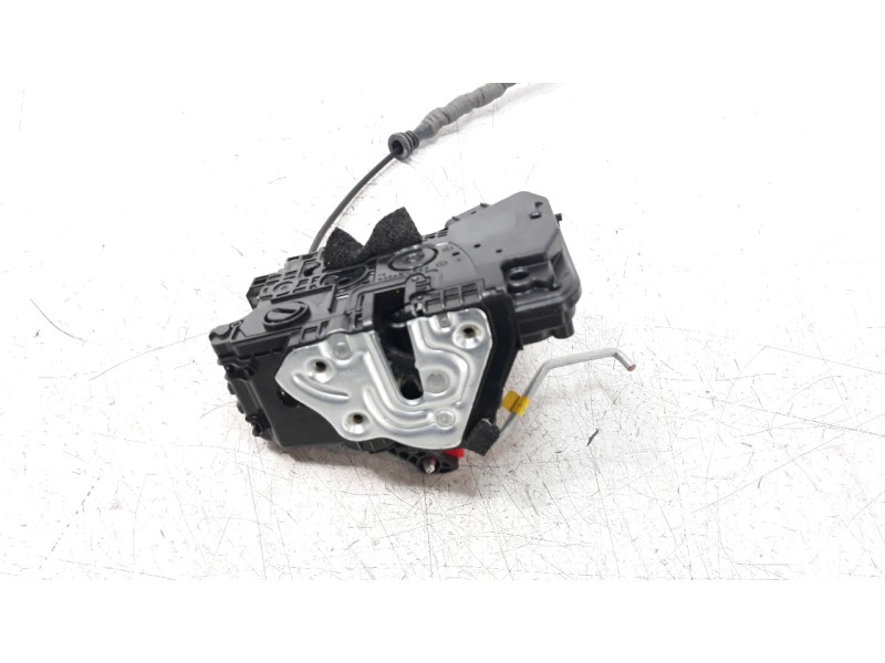 Recambio de cerradura puerta trasera derecha para kia ceed 1.0 tgdi cat referencia OEM IAM 81420J7000  
