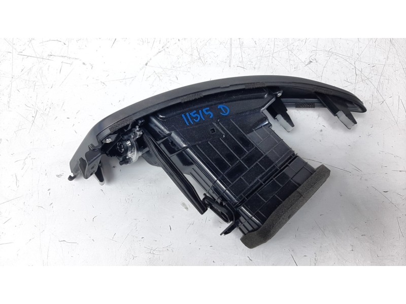 Recambio de rejilla aireadora para ssangyong korando 2.2 td cat referencia OEM IAM 6962M34400  