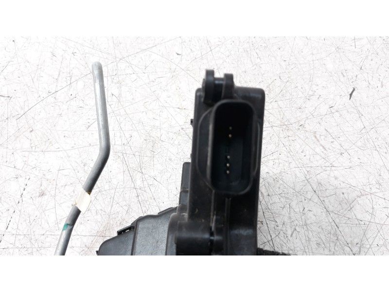 Recambio de cerradura puerta trasera derecha para kia ceed 1.0 tgdi cat referencia OEM IAM 81420J7000  