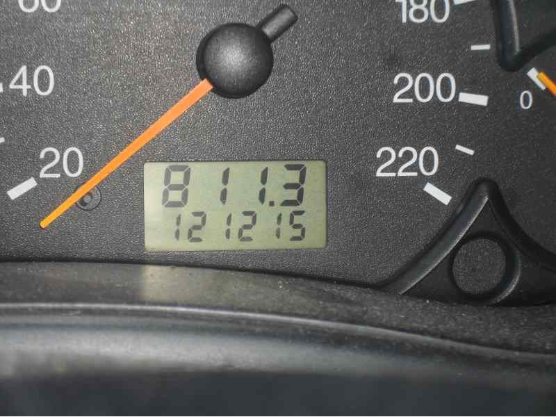 ford focus berlina (cak) del año 2000