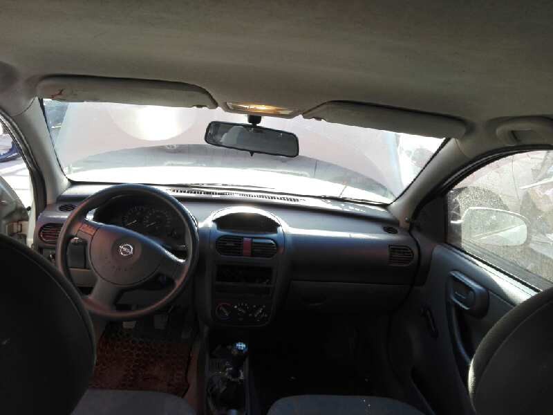 opel corsa c del año 2001