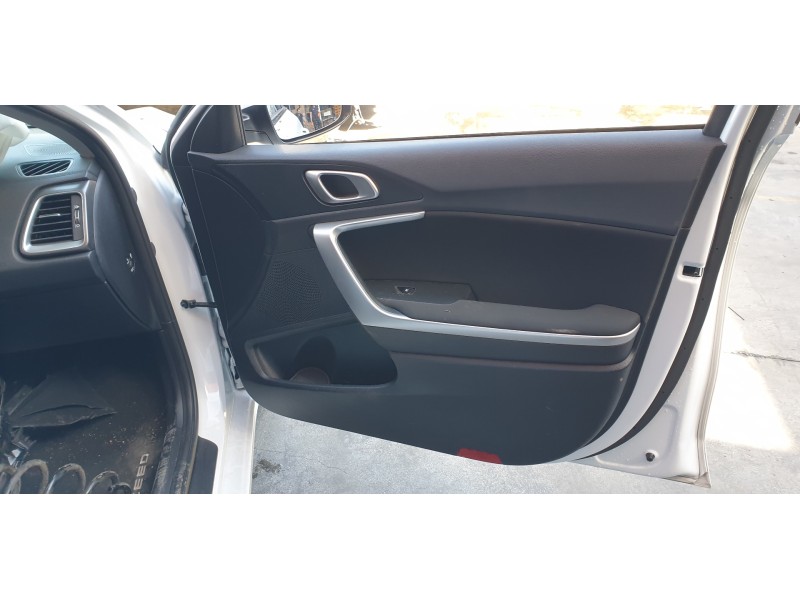 Recambio de elevalunas delantero derecho para kia ceed 1.0 tgdi cat referencia OEM IAM 82480J7010  