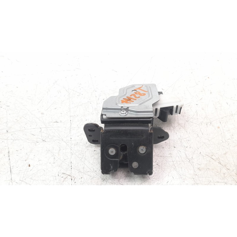 Recambio de cerradura maletero / porton para mazda cx-5 2.2 turbodiesel cat referencia OEM IAM A8630  