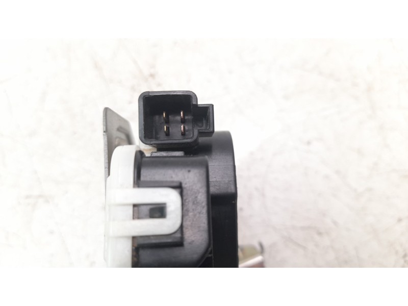 Recambio de cerradura maletero / porton para mazda cx-5 2.2 turbodiesel cat referencia OEM IAM A8630  