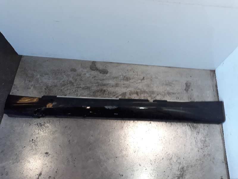 Recambio de estribos laterales para bmw serie 1 berlina (e81/e87) 120i referencia OEM IAM   