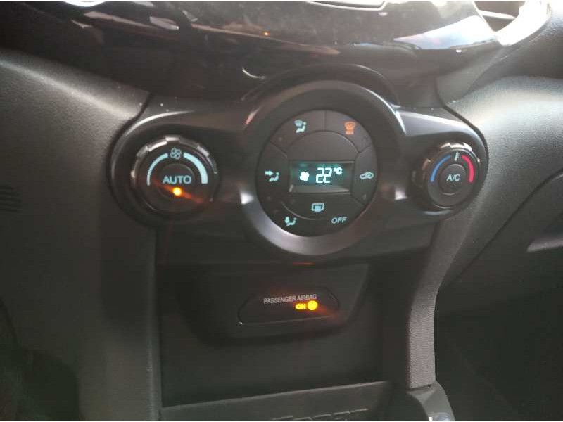 Recambio de mando climatizador para ford ecosport titanium referencia OEM IAM EBJ2A8A6918C612  