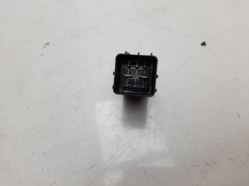 Recambio de rele para volvo v40 kinetic referencia OEM IAM 9666671780  
