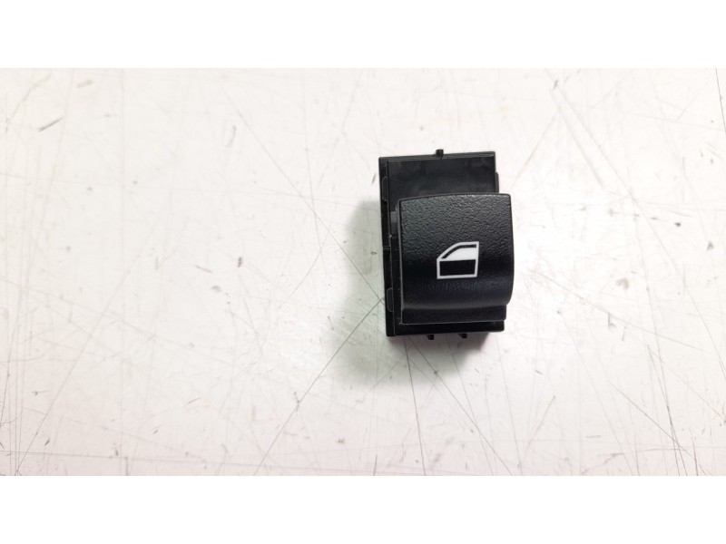 Recambio de mando elevalunas delantero derecho para bmw serie 3 lim. (f30) 318d referencia OEM IAM 61319208107  