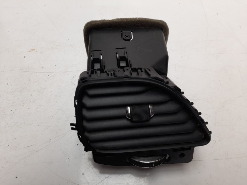 Recambio de rejilla aireadora para fiat freemont (345) urban 4wd referencia OEM IAM 3000101LFN  