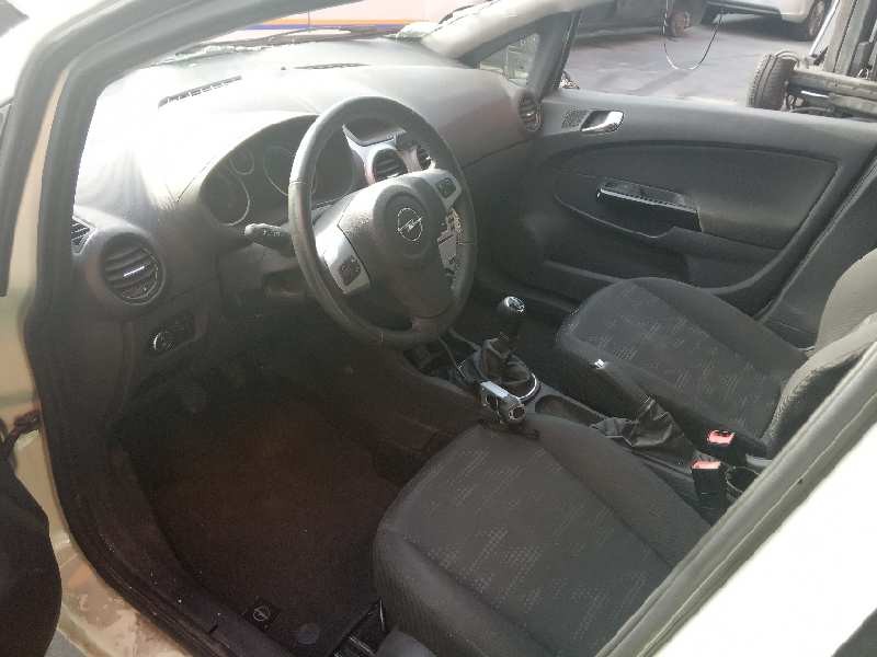 opel corsa d del año 2012