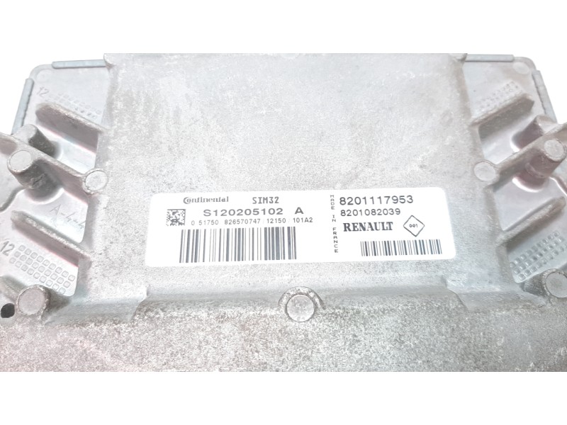 Recambio de centralita motor uce para dacia sandero referencia OEM IAM 8201117953 S120205102A 8201082039