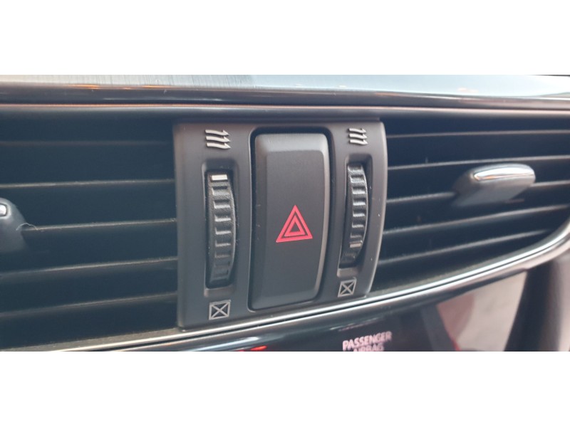 Recambio de warning para mazda 6 lim. (gh)(.2012) style referencia OEM IAM GKL1664H0  