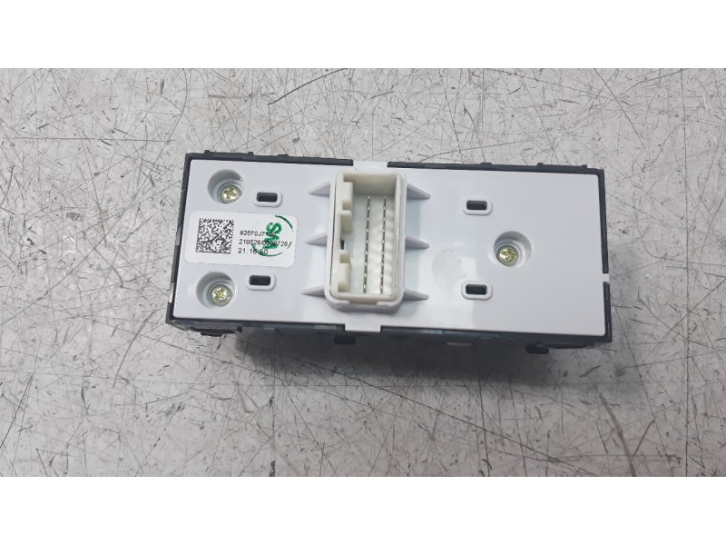 Recambio de mando elevalunas delantero izquierdo para kia ceed 1.0 tgdi cat referencia OEM IAM 93570J7120  