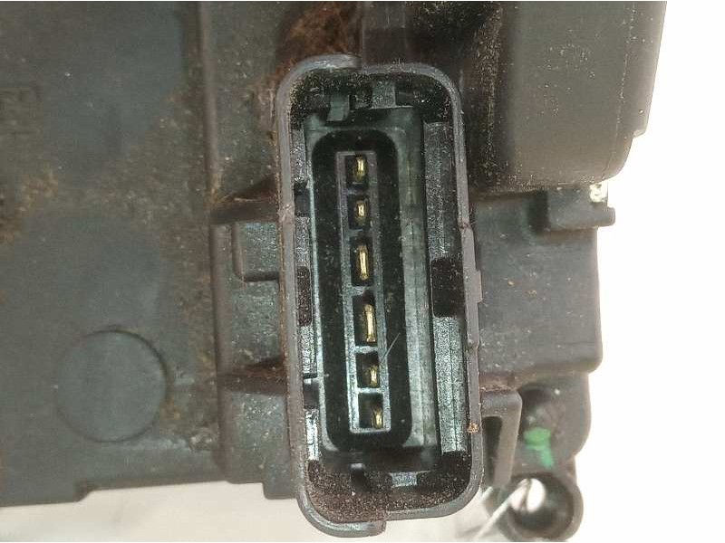 Recambio de cerradura puerta trasera derecha para renault megane iii berlina 5 p dynamique referencia OEM IAM 825020002R  