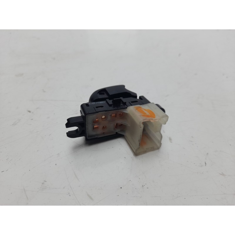 Recambio de mando elevalunas trasero derecho para nissan x-trail (t32) 1.6 dci turbodiesel cat referencia OEM IAM 254114CE0A  