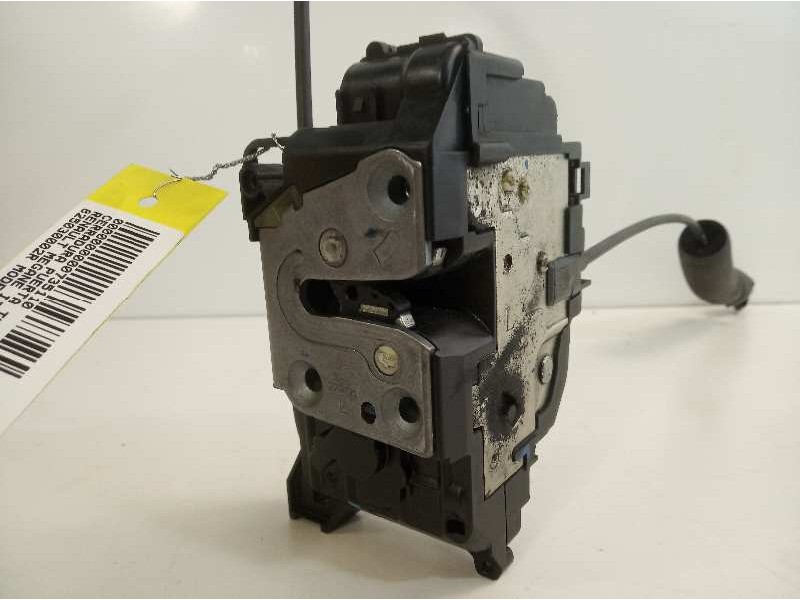 Recambio de cerradura puerta trasera izquierda para renault megane iii berlina 5 p dynamique referencia OEM IAM 825030002R  