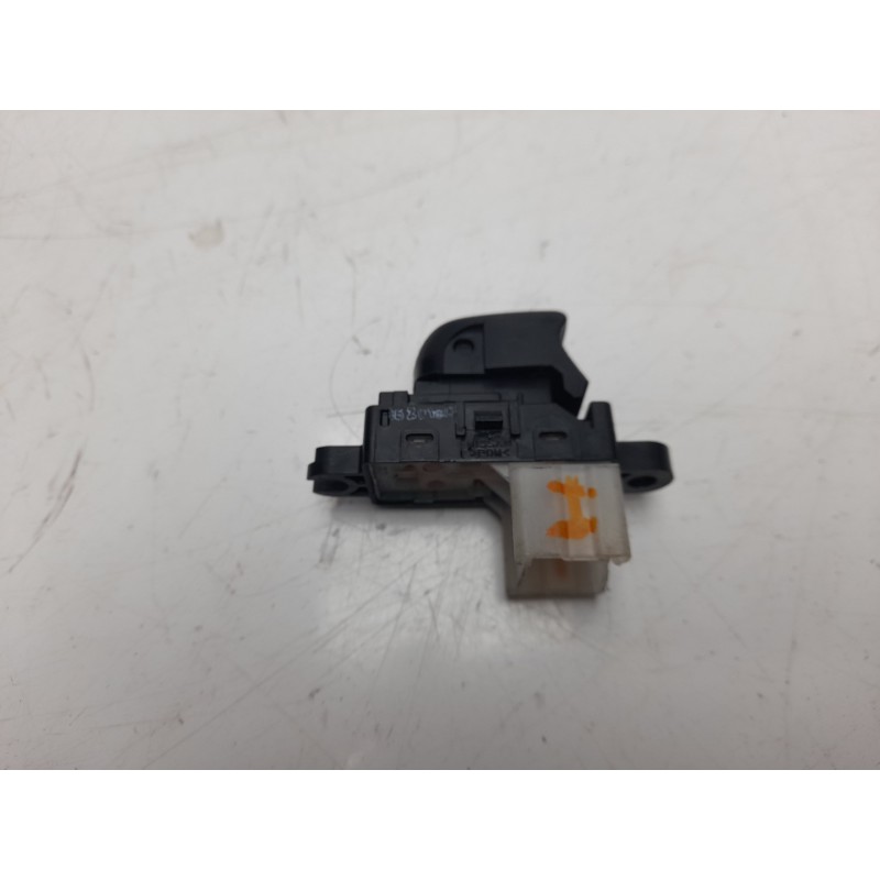 Recambio de mando elevalunas trasero izquierdo para nissan x-trail (t32) 1.6 dci turbodiesel cat referencia OEM IAM 254114CE0A  