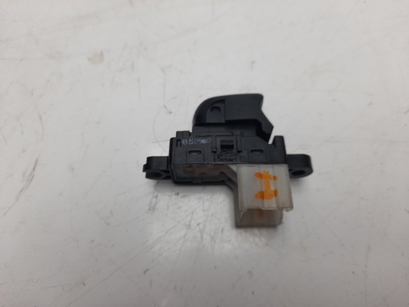 Recambio de mando elevalunas trasero izquierdo para nissan x-trail (t32) 1.6 dci turbodiesel cat referencia OEM IAM 254114CE0A  