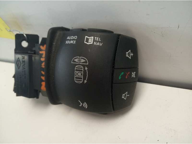 Recambio de mando volante para renault megane iii berlina 5 p dynamique referencia OEM IAM 255520014R  