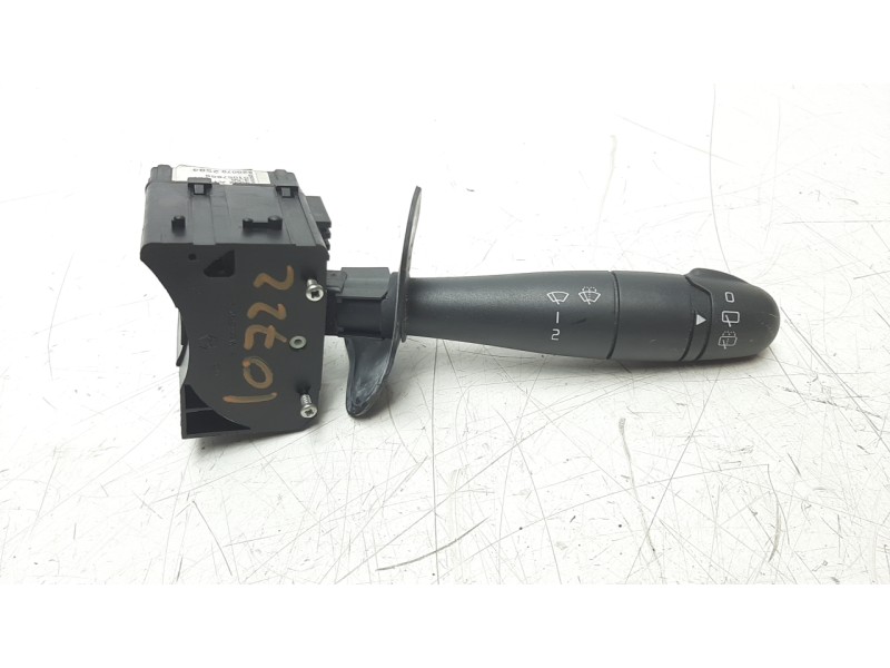 Recambio de mando limpia para dacia sandero referencia OEM IAM 8200792584  