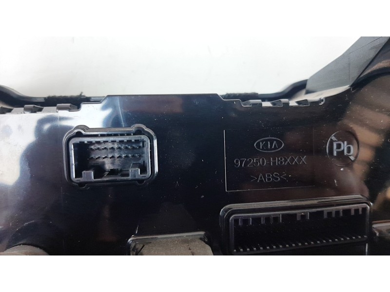 Recambio de mando climatizador para kia stonic (ybcuv) 1.0 tgdi cat referencia OEM IAM 97250H8220SA1  