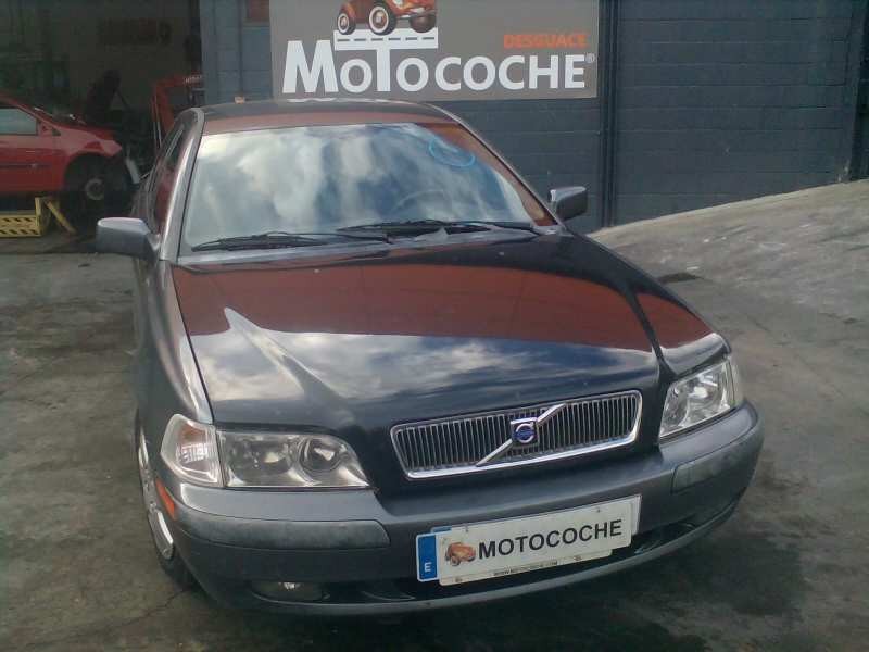 volvo v40 familiar del año 2002