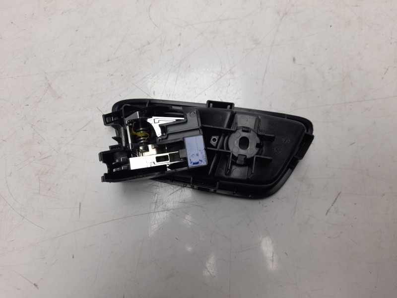 Recambio de maneta interior trasera derecha para ford ecosport titanium referencia OEM IAM 8A61A22600  