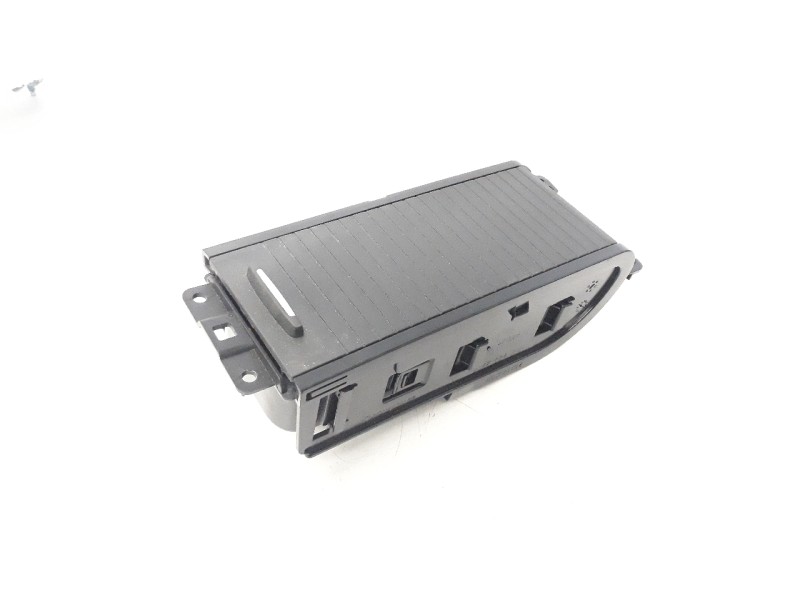 Recambio de cenicero para renault megane iv berlina 5p 1.5 dci diesel fap energy referencia OEM IAM 969121990R  