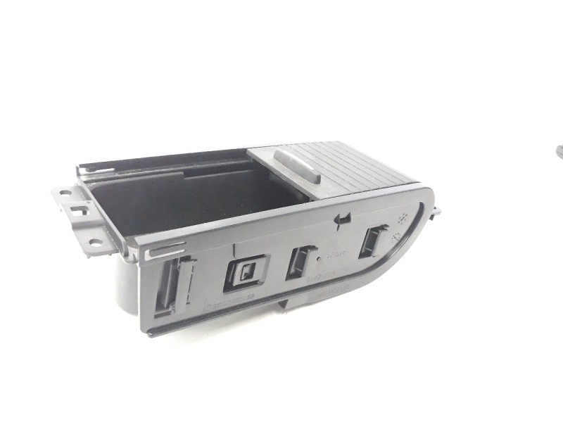 Recambio de cenicero para renault megane iv berlina 5p 1.5 dci diesel fap energy referencia OEM IAM 969121990R  