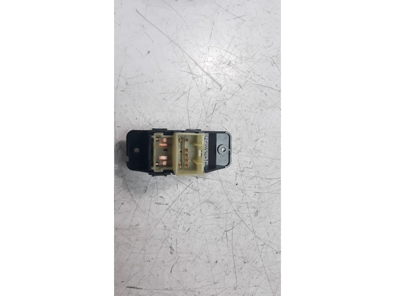 Recambio de mando elevalunas trasero derecho para kia stonic (ybcuv) 1.0 tgdi cat referencia OEM IAM 4D65251000  