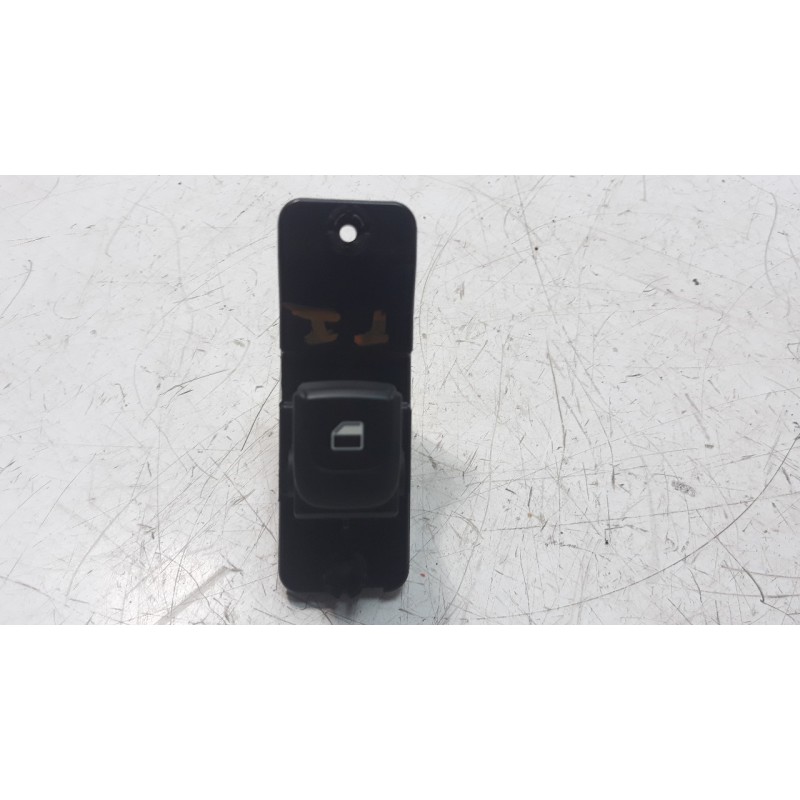 Recambio de mando elevalunas trasero izquierdo para kia stonic (ybcuv) 1.0 tgdi cat referencia OEM IAM 4D65201000  