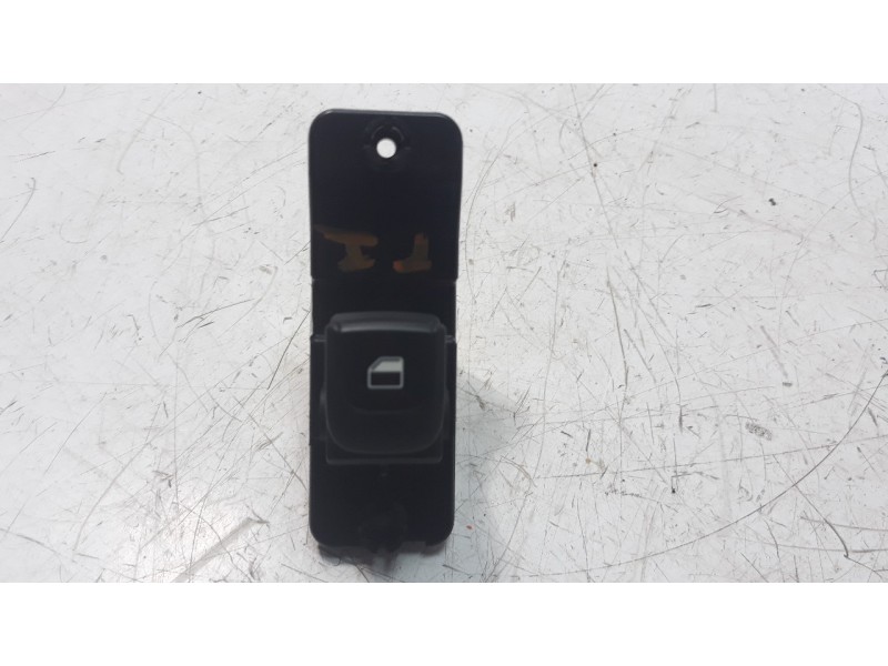 Recambio de mando elevalunas trasero izquierdo para kia stonic (ybcuv) 1.0 tgdi cat referencia OEM IAM 4D65201000  