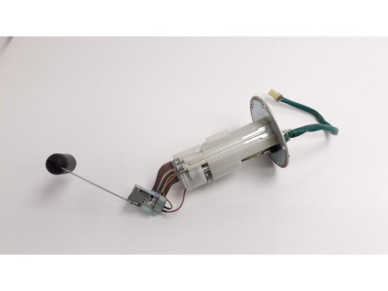 Recambio de bomba combustible para kawasaki z 900 z 900 performance referencia OEM IAM 490400756  