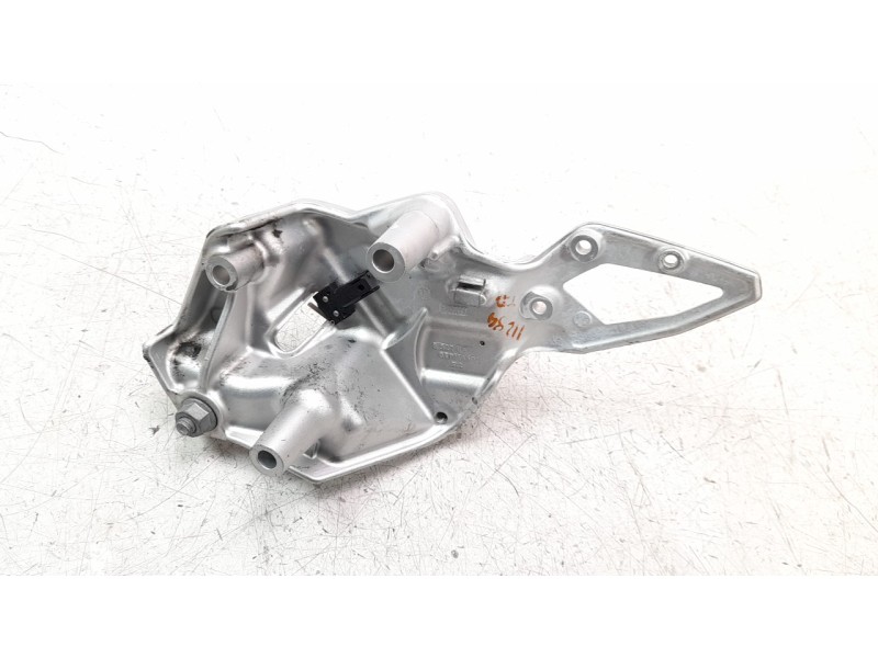 Recambio de estribo para bmw f 800 r f 800 r referencia OEM IAM 46718534960  