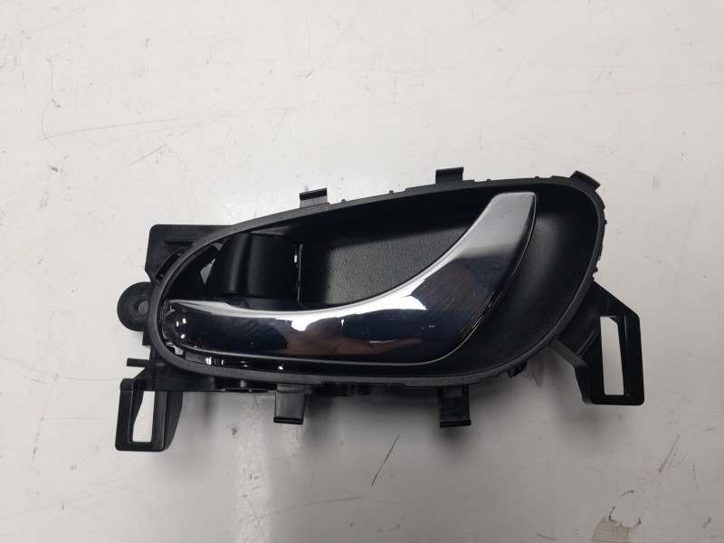 Recambio de maneta interior delantera izquierda para nissan x-trail (t32) 1.6 dci turbodiesel cat referencia OEM IAM 806714CA0A 