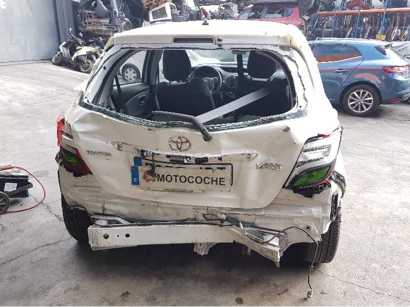 toyota yaris del año 2016