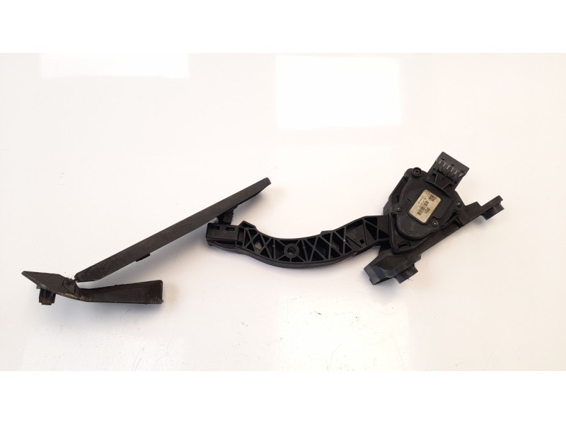 Recambio de potenciometro pedal para hyundai i30 (gd) 1.4 cat referencia OEM IAM 327003XXXX  