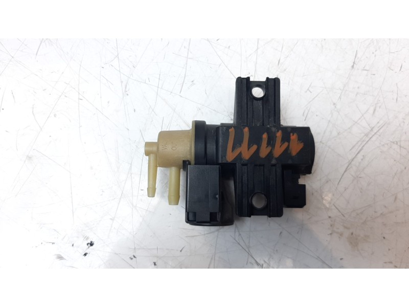 Recambio de valvula aire adicional para mercedes-benz clase b (w246) 1.5 cdi cat referencia OEM IAM 8200790180  