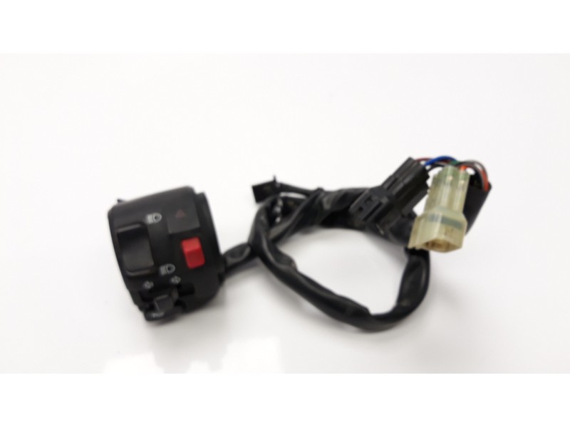 Recambio de piña luces izquierda para kawasaki z 900 z 900 performance referencia OEM IAM 460910390  
