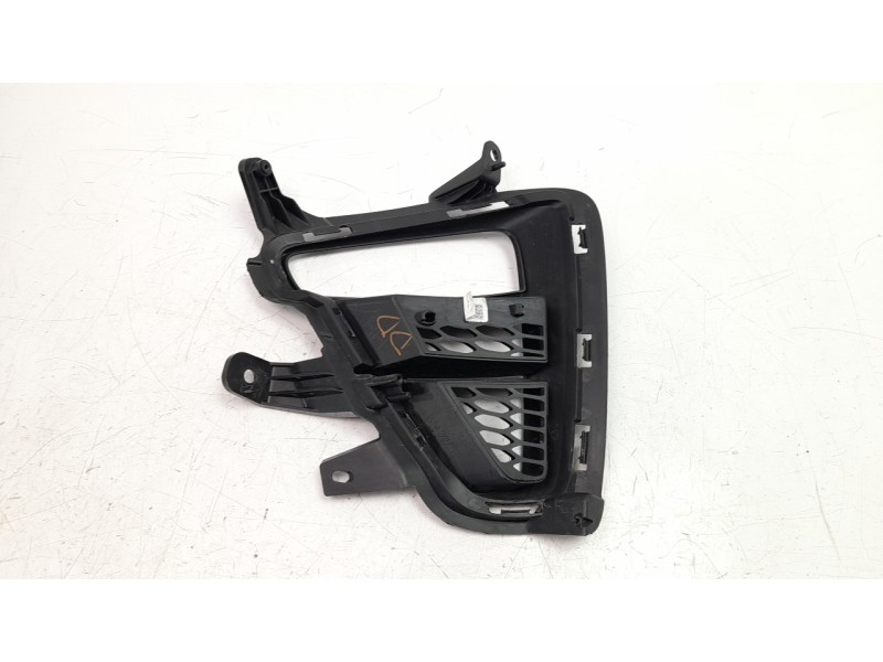 Recambio de rejilla paragolpes derecha para kia ceed 1.0 tgdi cat referencia OEM IAM 86564J7010  