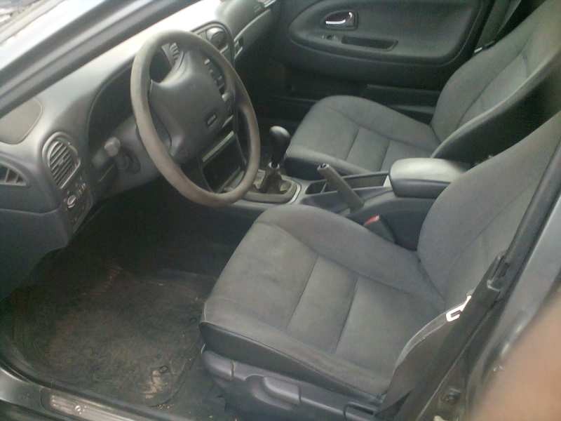 volvo v40 familiar del año 2002