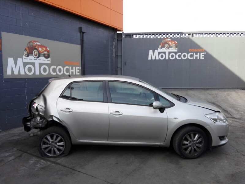 toyota auris del año 2008