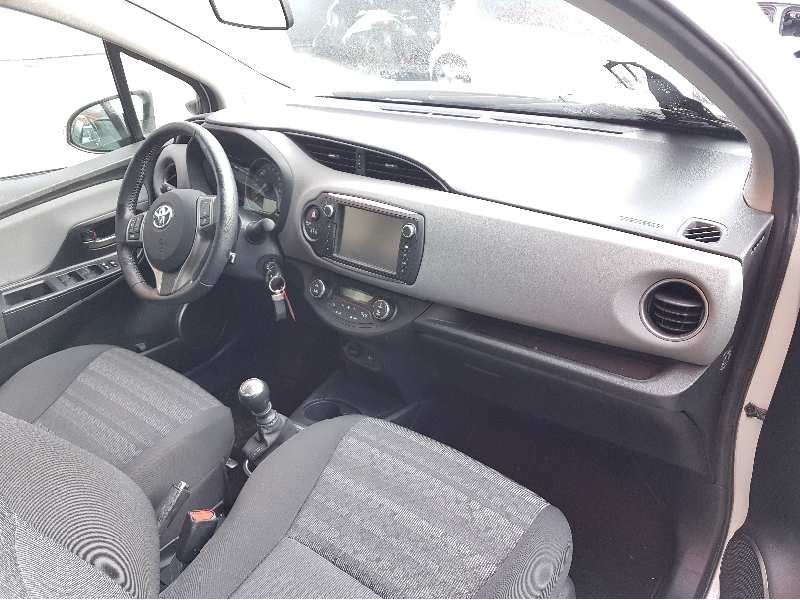 toyota yaris del año 2016