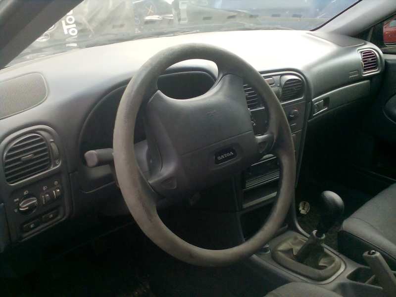 volvo v40 familiar del año 2002