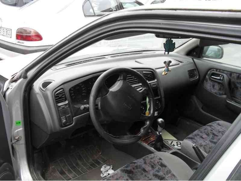 nissan primera berlina (p11) del año 1997