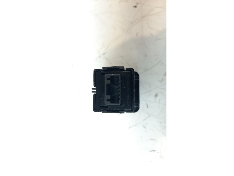 Recambio de warning para hyundai kona 1.0 tgdi cat referencia OEM IAM 93790J9000  