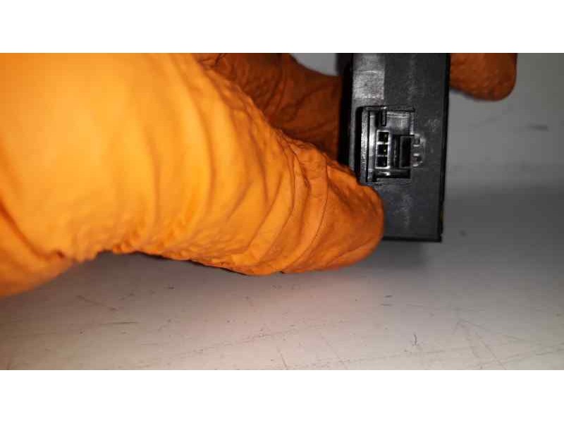 Recambio de interruptor para citroen berlingo cuadro l1 referencia OEM IAM 9638442277  