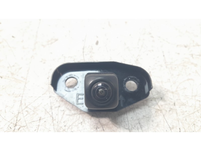 Recambio de camara vision trasera para toyota corolla (e21) hybrid style referencia OEM IAM 8679002200  
