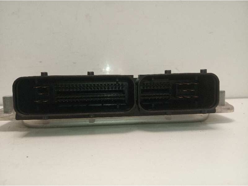 Recambio de centralita motor uce para volkswagen passat variant (3b6) edition referencia OEM IAM 038906019ER 0281010704 